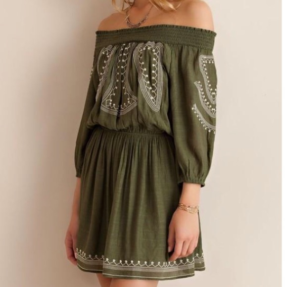 🌿Flirty Boho Off the shoulder dress - Picture 1 of 4
